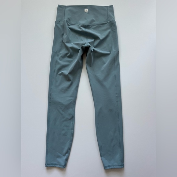 Vuori Studio Pocket Legging Vintage Pistachio-Size Medium - Picture 2 of 8